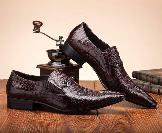 WEBHELYEM Férfi bőr üzleti cipő hegyes orrral krokodil stílusban