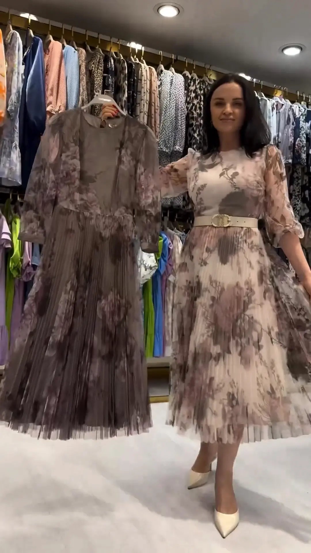 Női elegáns, hajtogatott, légáteresztő sifon ruha