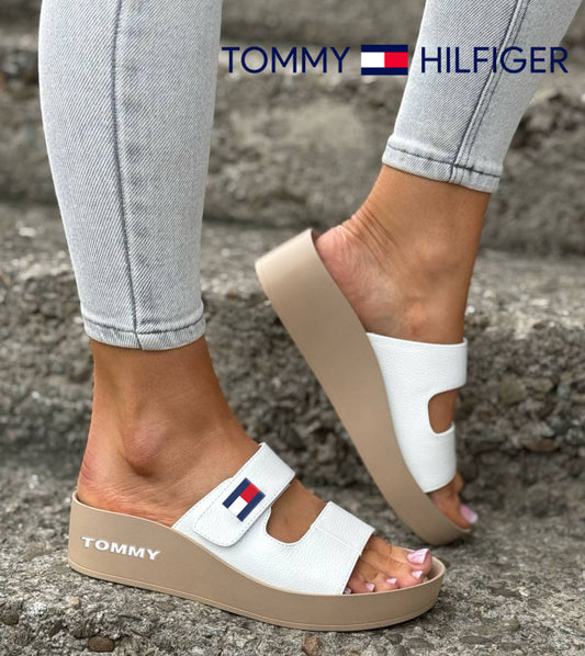 2025 Tommy Hilfiger exkluzív puha borjúbőr flip-flop papucs