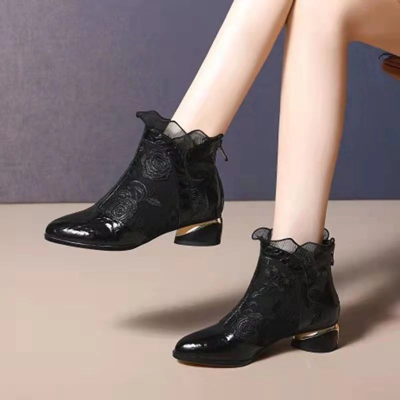 Csipke cipő vastag talppal, lótuszlevélből