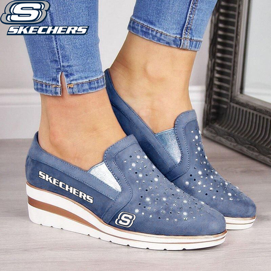 Új SKECHERS® női ortopéd szabadidőcipők ékekkel