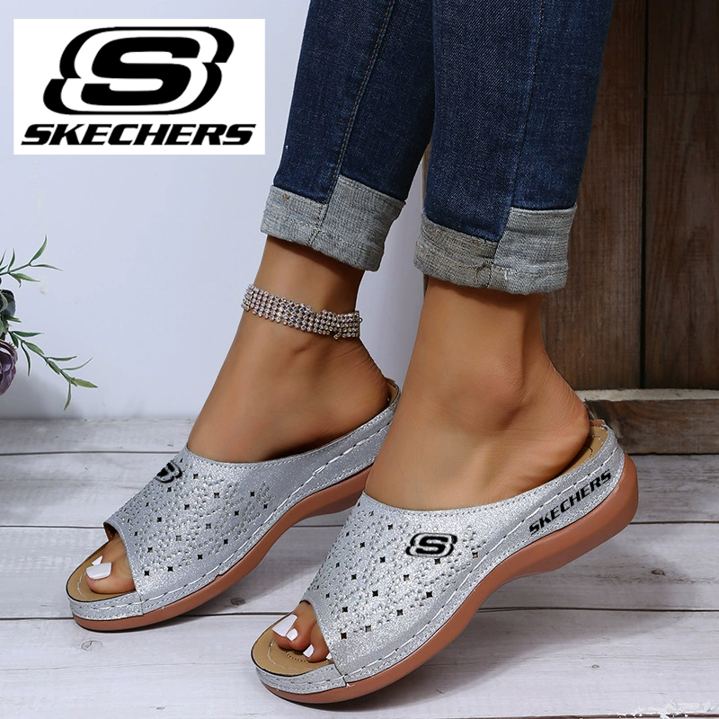 Strasszos platformos szandálok Skechers®