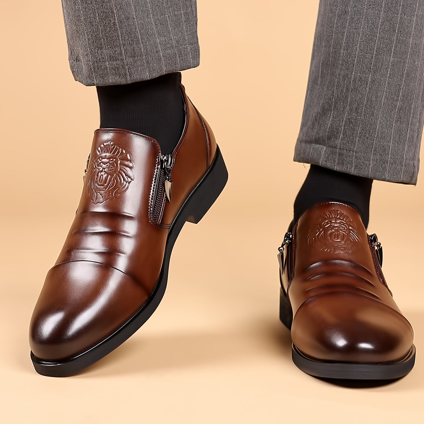 Olasz kézi dombornyomású cipzáras bőrcipő