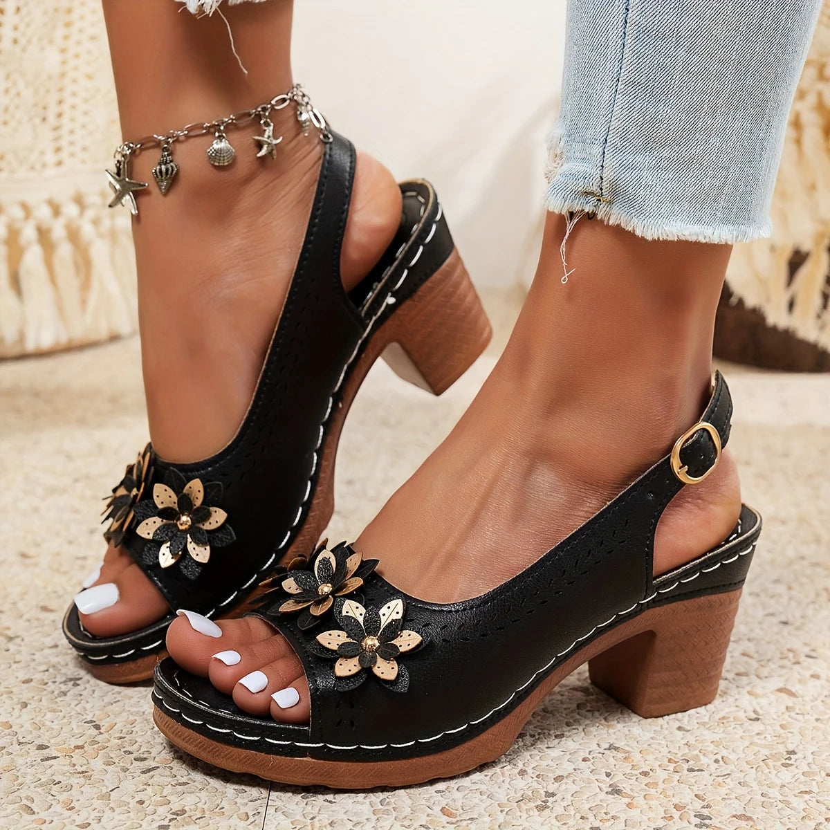 🔥Akciós termékek 50% kedvezménnyel - Női virágmintás éktalpú szandálok