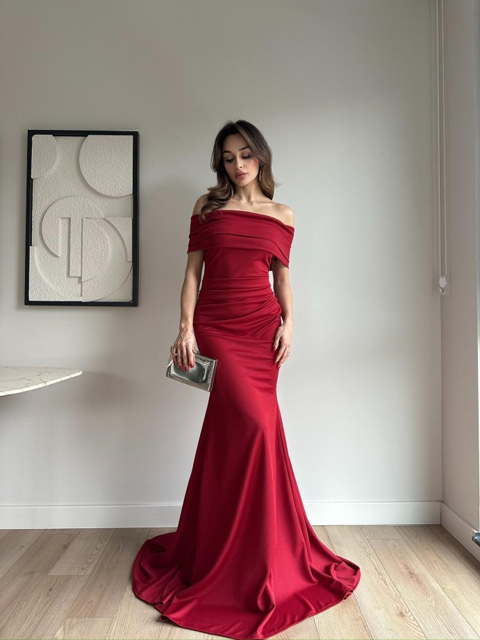 Hosszú szoknya derékban a vállon át