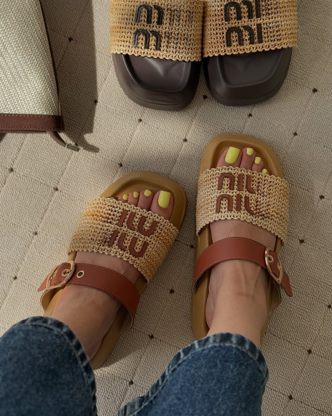 MADINGI MOTERIŠKI VASARINIAI SANDALAI SU STORU PADU PAPLŪDIMIO ATOSTOGOMS