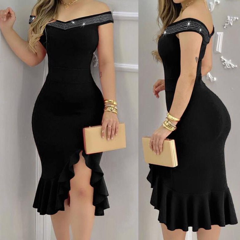 Egy vállán rakott ruha