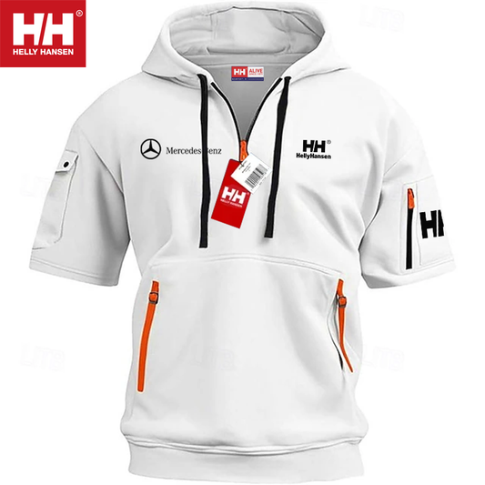 A Helly Hansen® Mercedes-Benz új, bő kapucnis pulóvere korlátozott számban kapható.