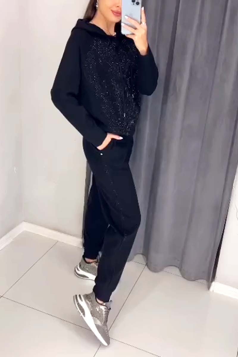 Női alkalmi sportruházat kapucnival