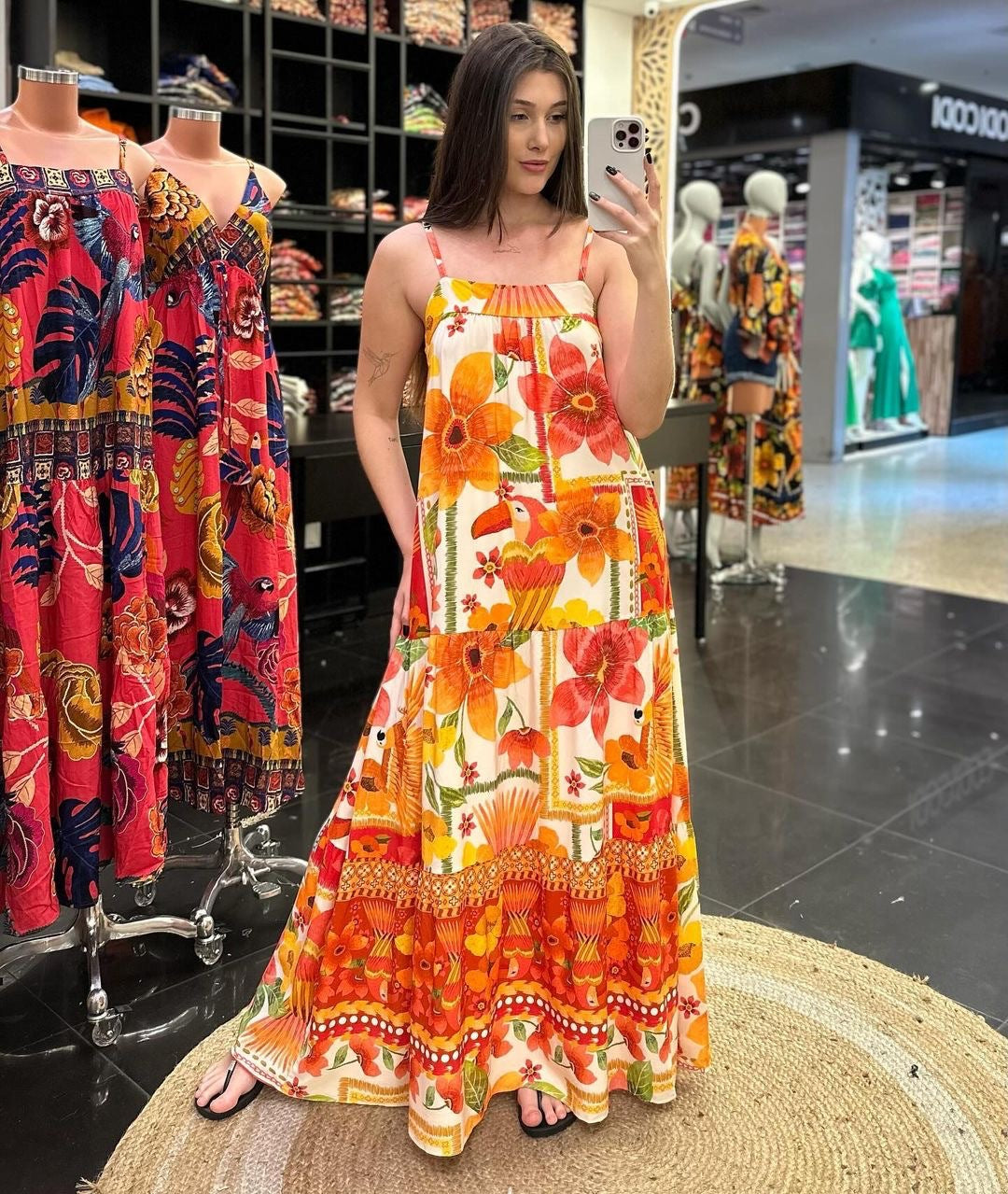 🔥2024-es új ujjatlan, nagy szegélyű hosszú pántos ruha