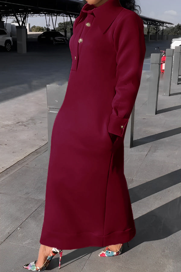 Alkalmi, egyszínű hajtókás félgombos ruha