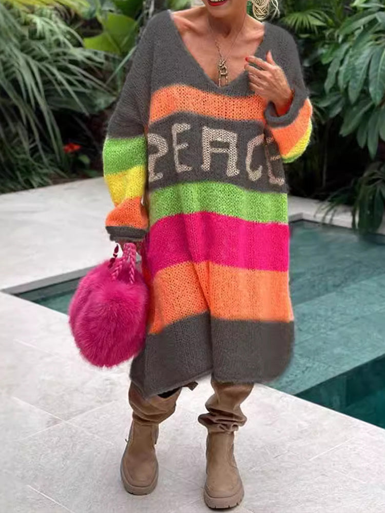 Színes, hosszú ujjú, V-nyakú, kasmírból készült pulóverruha