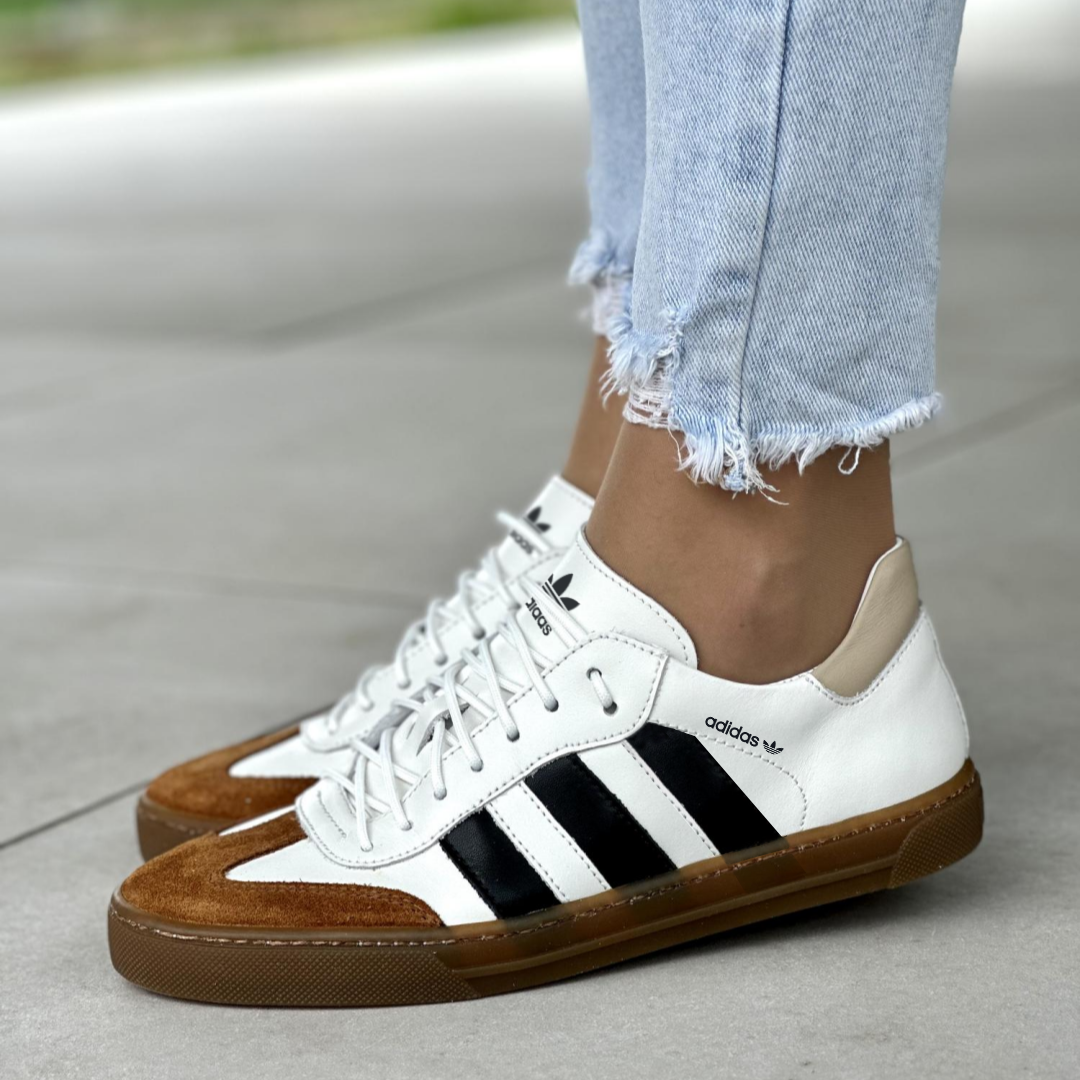 Kényelmes női Adidas sportcipő természetes bőrből