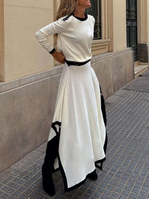 Stílusos kétrészes szett kontrasztos kötésből