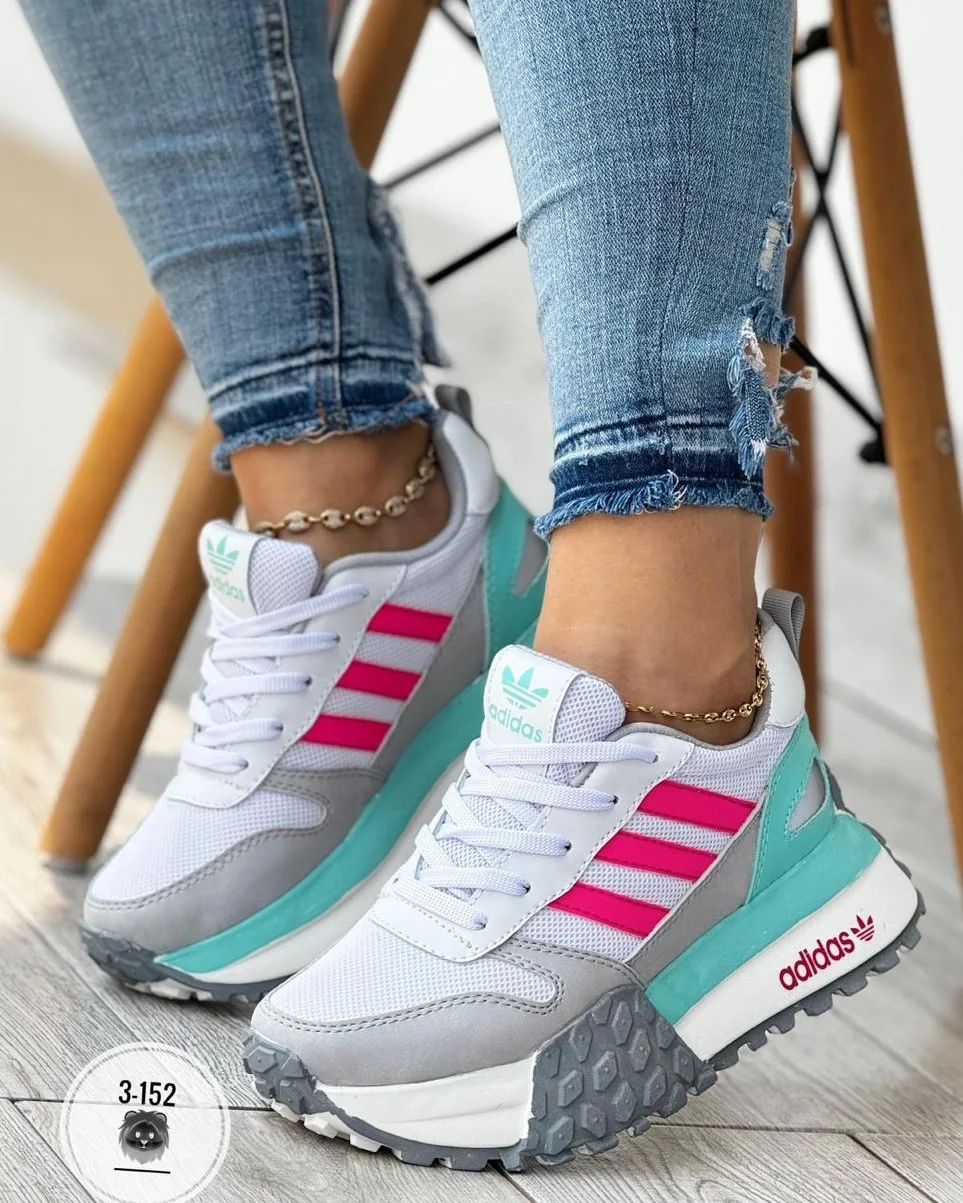 Adidas® női alkalmi cipők