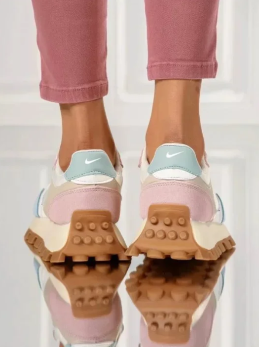 Nike® női tornacipő