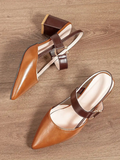 🔥 Napi 49% kedvezménnyel - Stílusos és sokoldalú magassarkú csizma vaskos sarokkal, hegyes orrral, kényelmes bebújós kialakítással és nyitott háttal