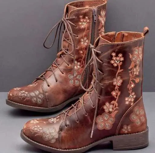 【35-43】 2023-as új őszi és téli hímzett női csizma.