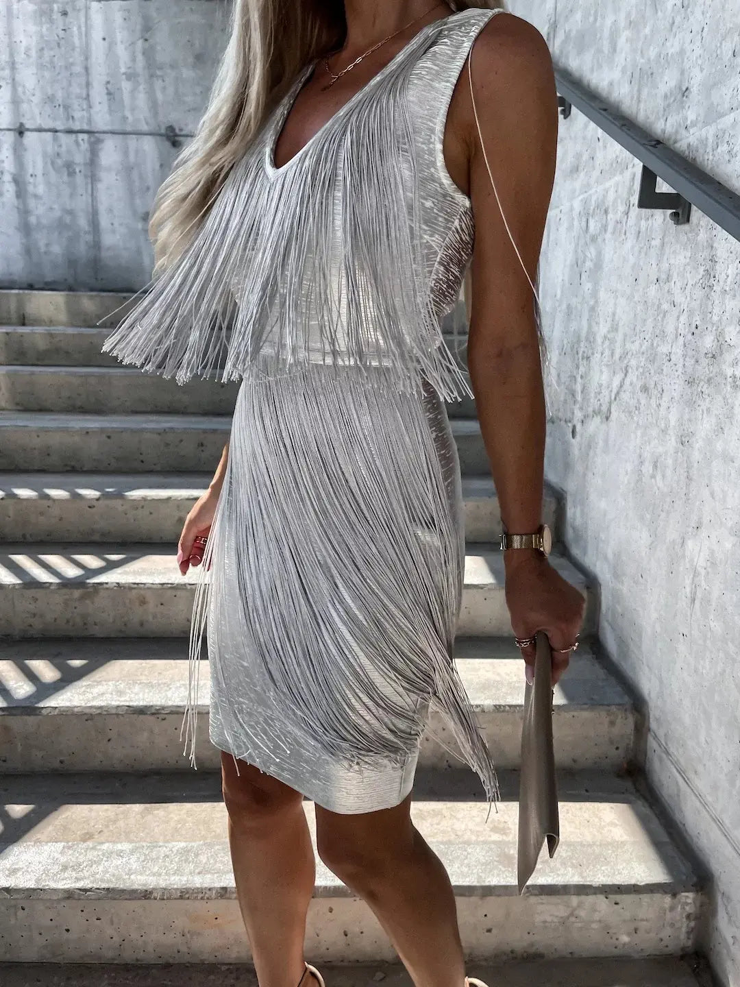 【50-85 kg】 Szexi V rojtos ruha