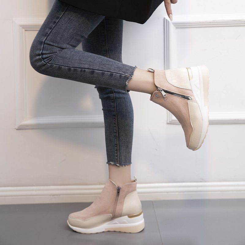 Valódi bőr középsarkú, oldalsó cipzáras csizma