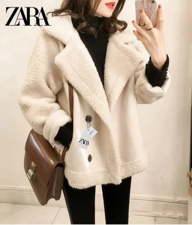 KIVÁLÓ MINŐSÉGŰ NŐI GYAPJÚ KABÁT