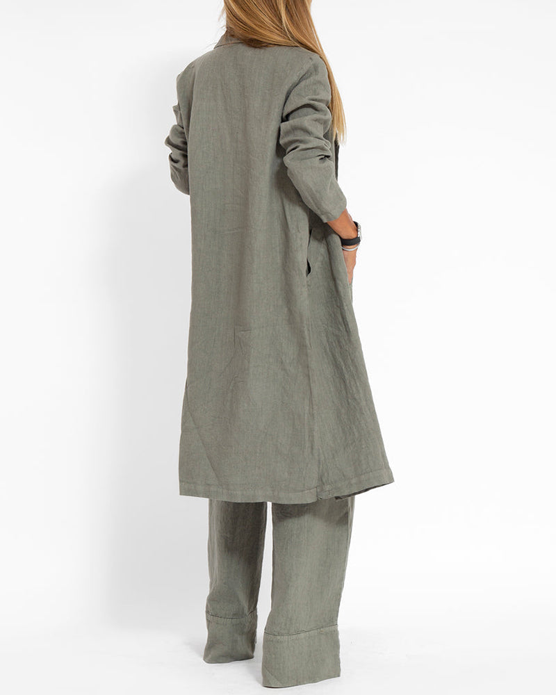 Alkalmi karcsúsított, hosszú gallérú kabát füles zsebekkel