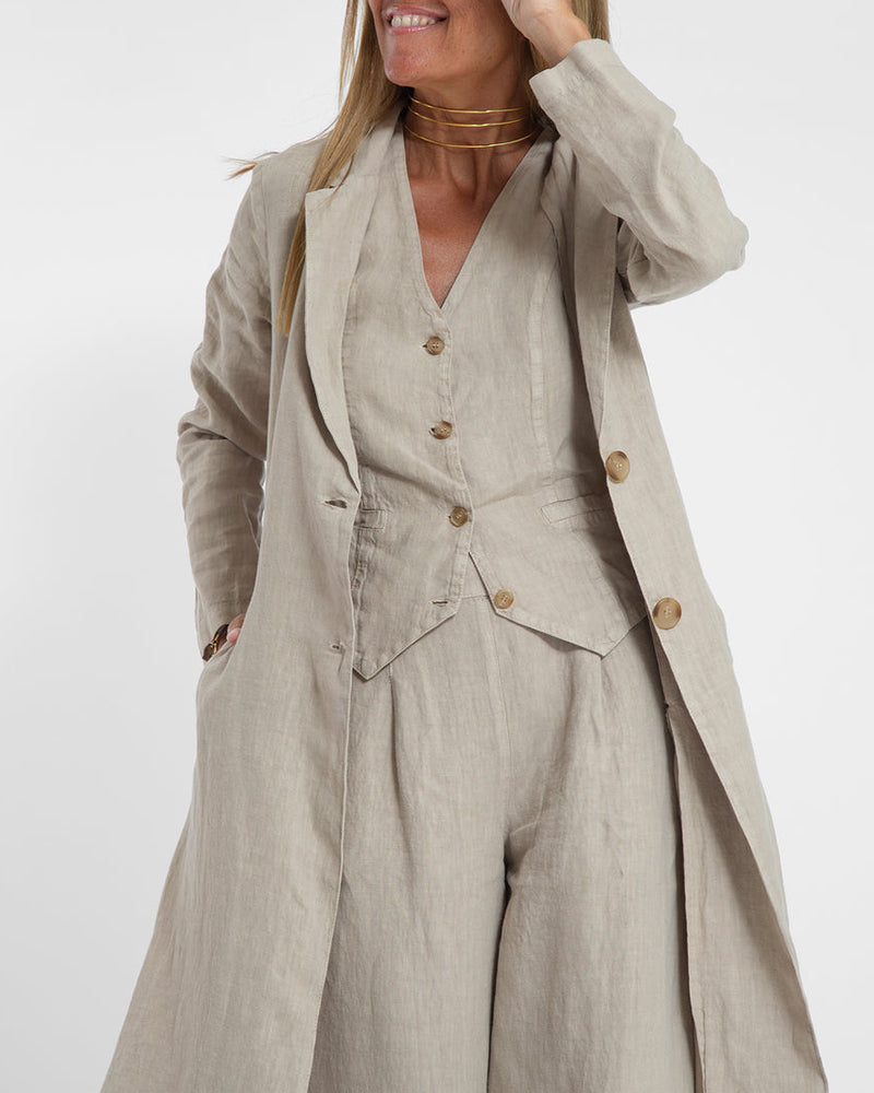 Alkalmi karcsúsított, hosszú gallérú kabát füles zsebekkel