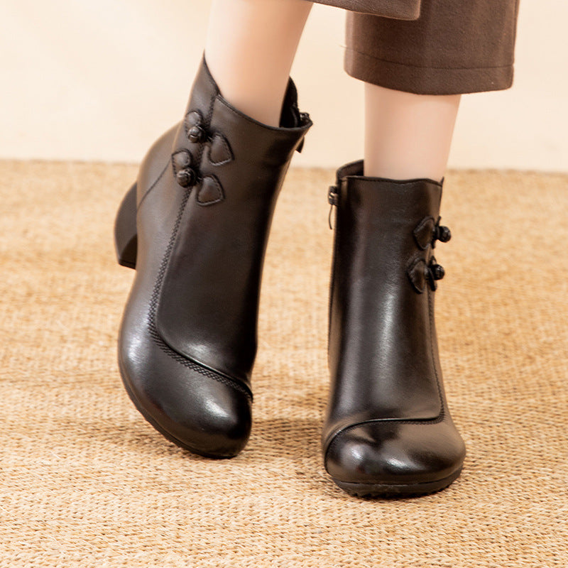 Marhabőr középsarkú, puha talpú rövid csizma